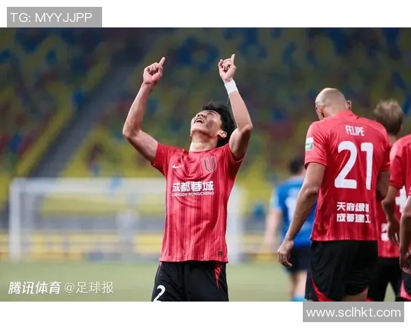 成都迎来足球明星齐聚盛况引发球迷热议与期待